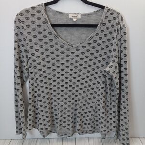 Jak & Rae Skull Print Long Sleeve Thermal Waffle Knit Shirt
